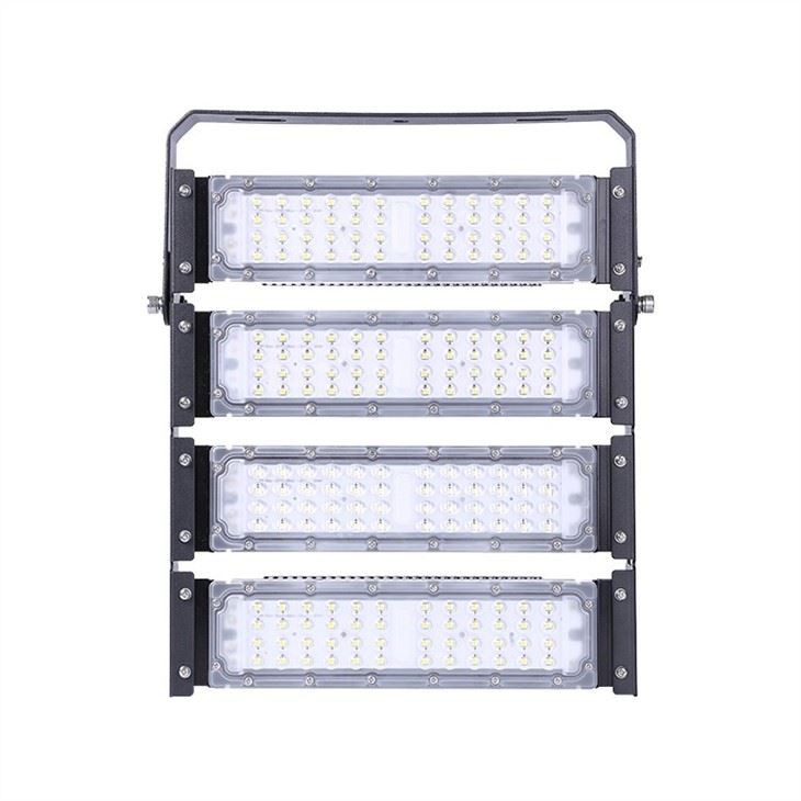 Teniszpálya LED-es reflektorok