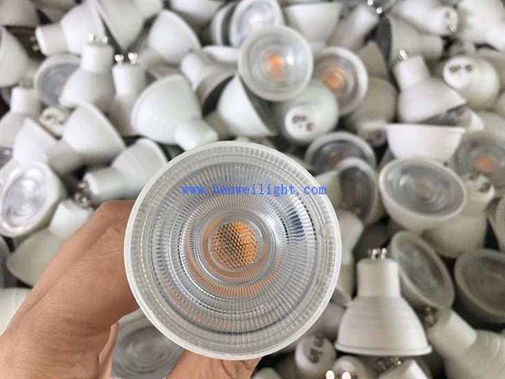 4W-os LED spotlámpa izzók