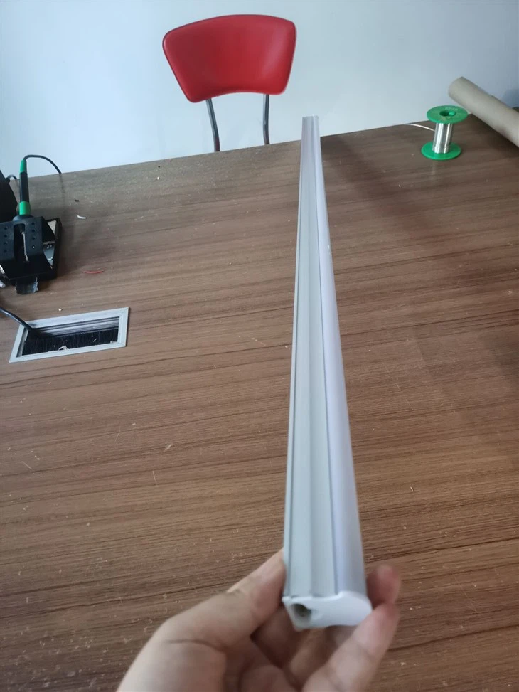 Szabályozható T5 20W LED-cső