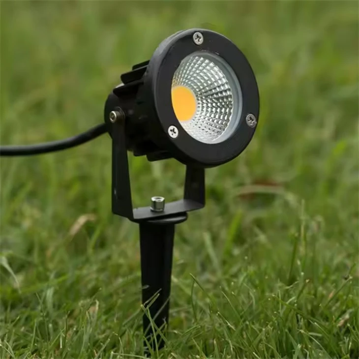 Kerti LED tüskés lámpák