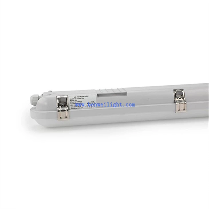 LED Vapor Proof 4ft Light Fixture (4)