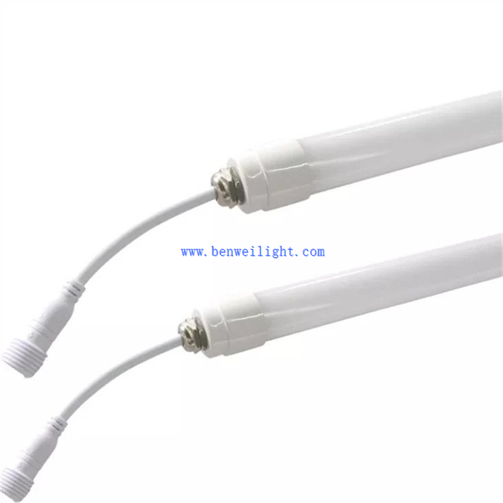 Poultry House Light (1)