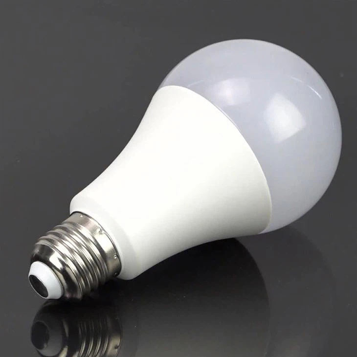 Triac szabályozható LED izzó E27
